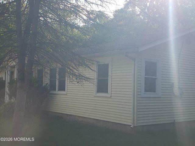689 Freehold Road, Jackson, NJ 08527