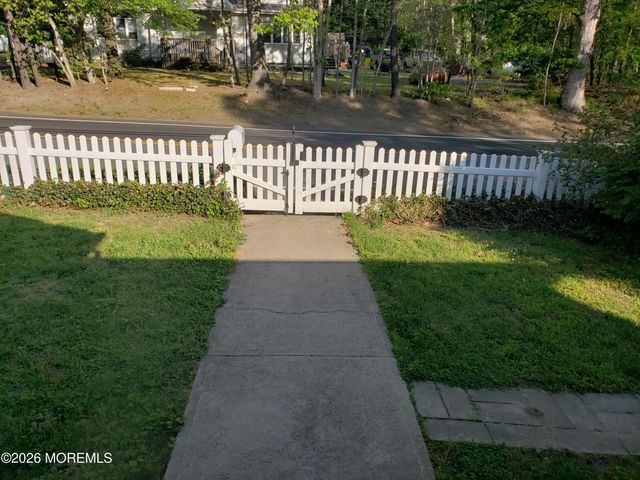 689 Freehold Road, Jackson, NJ 08527
