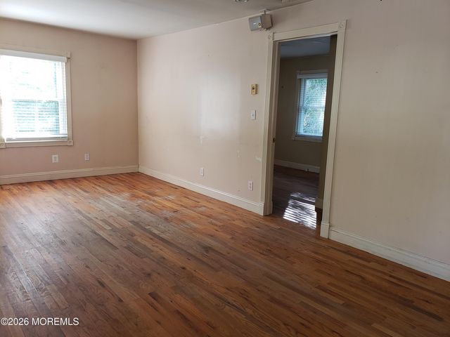 689 Freehold Road, Jackson, NJ 08527
