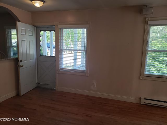 689 Freehold Road, Jackson, NJ 08527