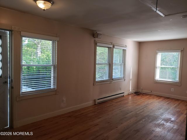 689 Freehold Road, Jackson, NJ 08527