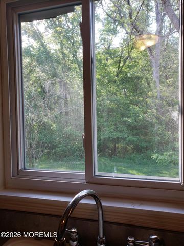 689 Freehold Road, Jackson, NJ 08527