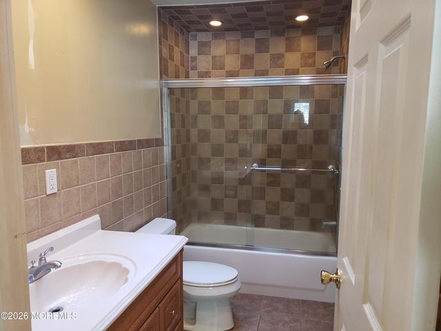 689 Freehold Road, Jackson, NJ 08527