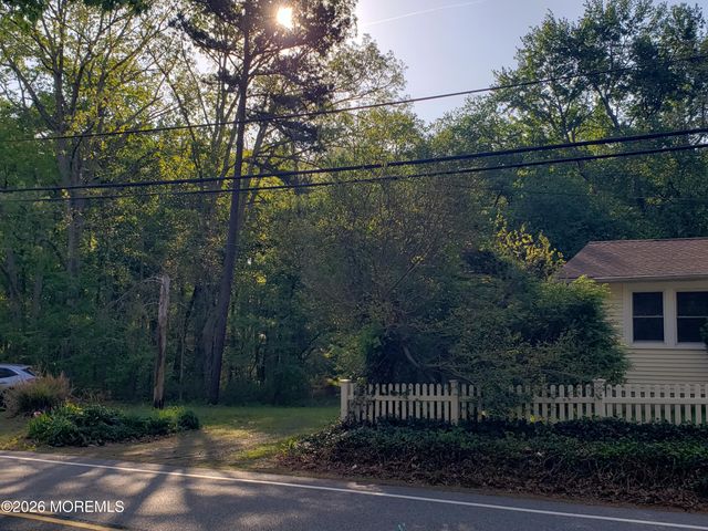 689 Freehold Road, Jackson, NJ 08527