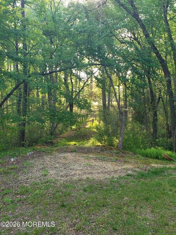 689 Freehold Road, Jackson, NJ 08527