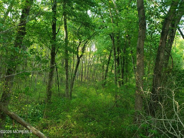 689 Freehold Road, Jackson, NJ 08527