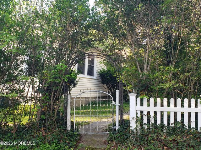689 Freehold Road, Jackson, NJ 08527
