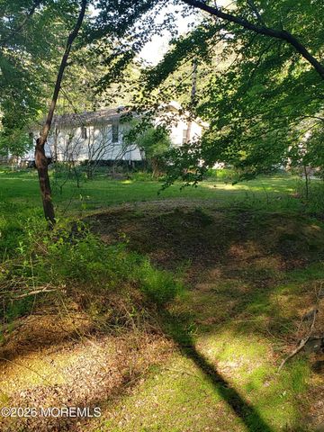 689 Freehold Road, Jackson, NJ 08527