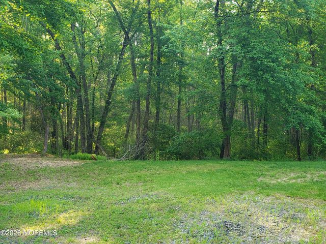 689 Freehold Road, Jackson, NJ 08527