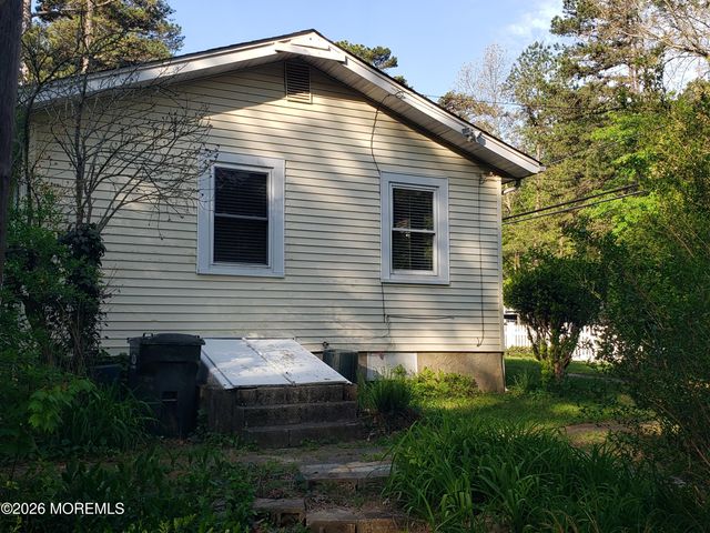 689 Freehold Road, Jackson, NJ 08527