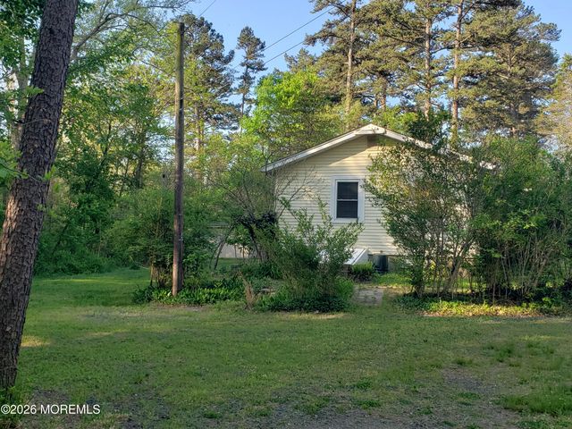 689 Freehold Road, Jackson, NJ 08527