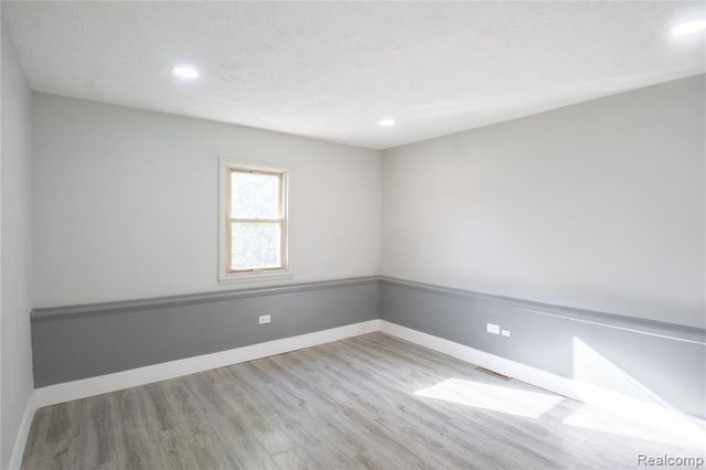 34 Crescent Drive, Pontiac, MI 48342