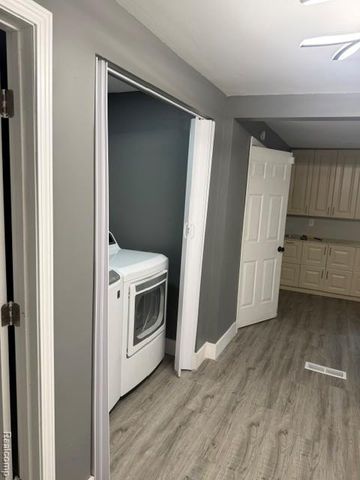 34 Crescent Drive, Pontiac, MI 48342