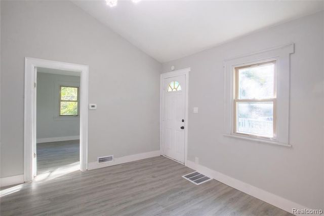 34 Crescent Drive, Pontiac, MI 48342