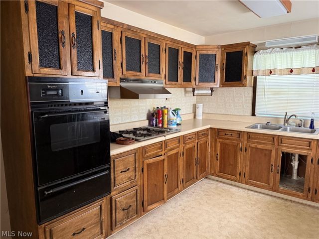 1420 Howe Drive, Brimfield, OH 44240