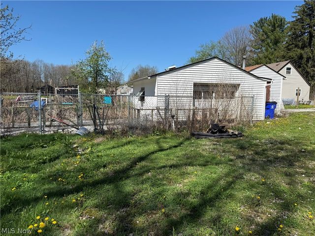 1420 Howe Drive, Brimfield, OH 44240