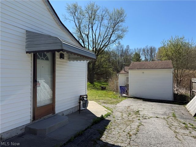 1420 Howe Drive, Brimfield, OH 44240