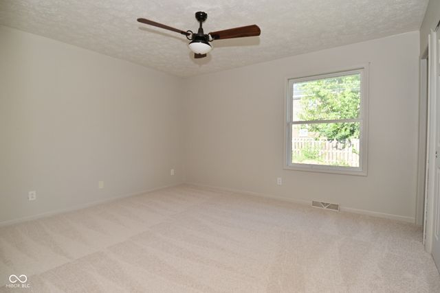 180 Briar Hill Drive, Whiteland, IN 46184