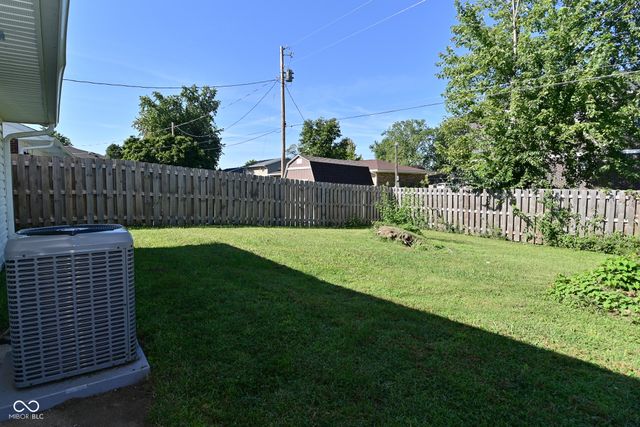 180 Briar Hill Drive, Whiteland, IN 46184