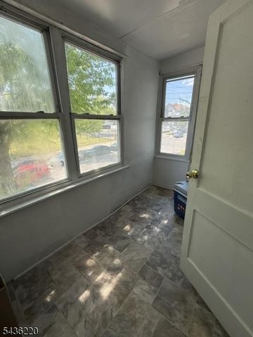 343 7Th Ave W, Newark City, NJ 07107
