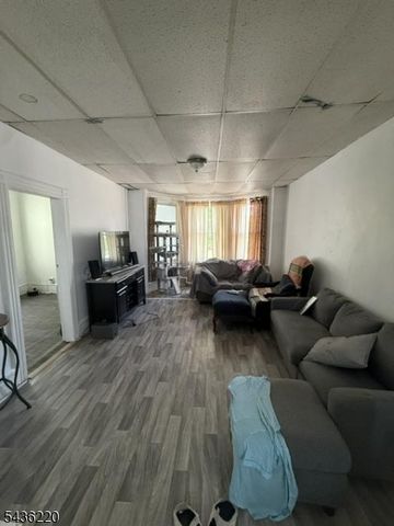 343 7Th Ave W, Newark City, NJ 07107