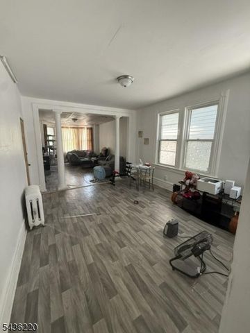343 7Th Ave W, Newark City, NJ 07107