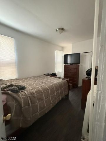 343 7Th Ave W, Newark City, NJ 07107