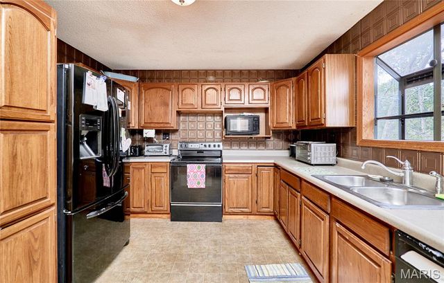 209 Timber Ridge Court, Troy, MO 63379