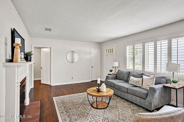 1353 LIVE OAK Lane, Jacksonville, FL 32207