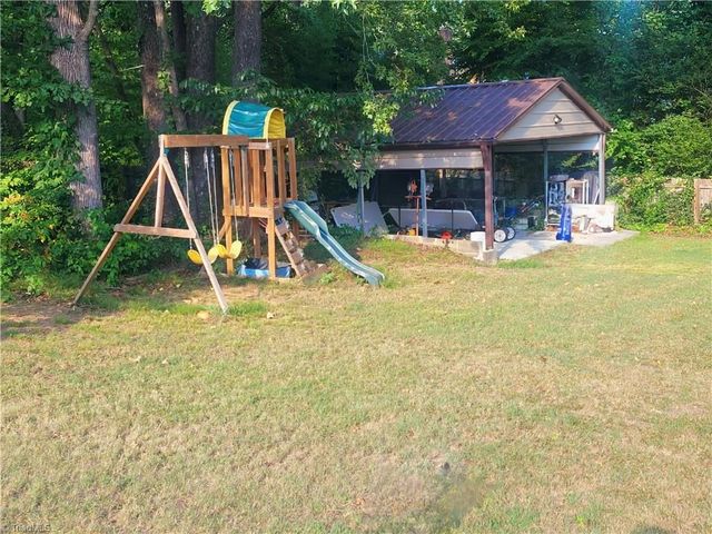 607 Duke Street, Thomasville, NC 27360