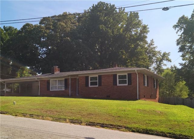 607 Duke Street, Thomasville, NC 27360