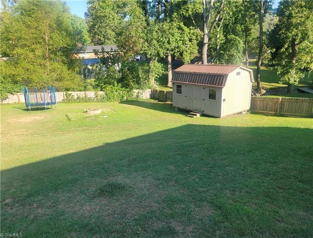 607 Duke Street, Thomasville, NC 27360