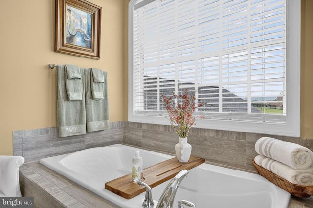 12446 BARREL OAK LN, Lovettsville, VA 20180