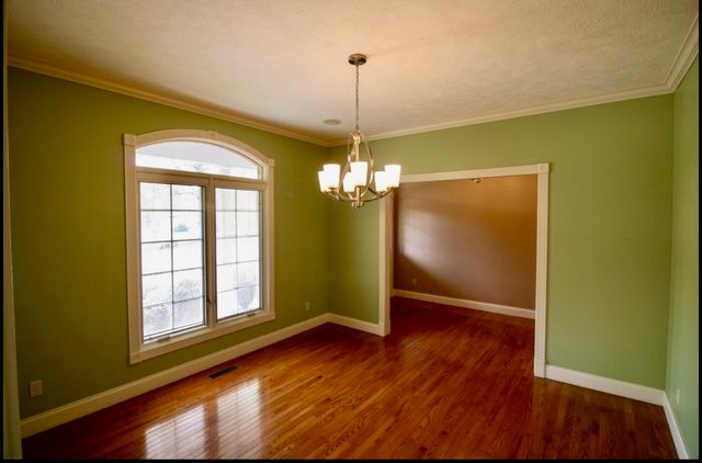 25 Max Dr, Paris, TN 38242