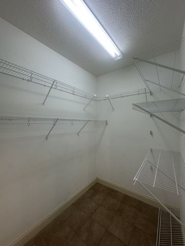 25 Max Dr, Paris, TN 38242