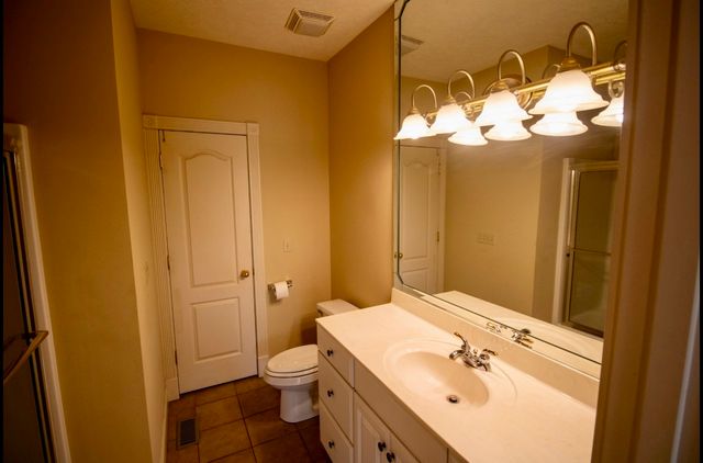 25 Max Dr, Paris, TN 38242