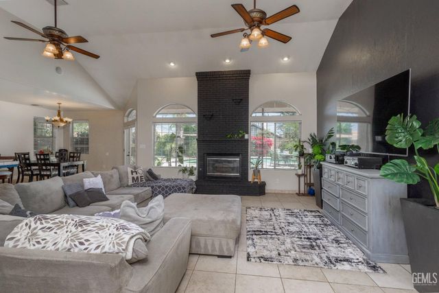 16016 Clarisse Street, Bakersfield, CA 93314