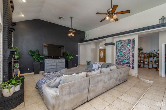 16016 Clarisse Street, Bakersfield, CA 93314