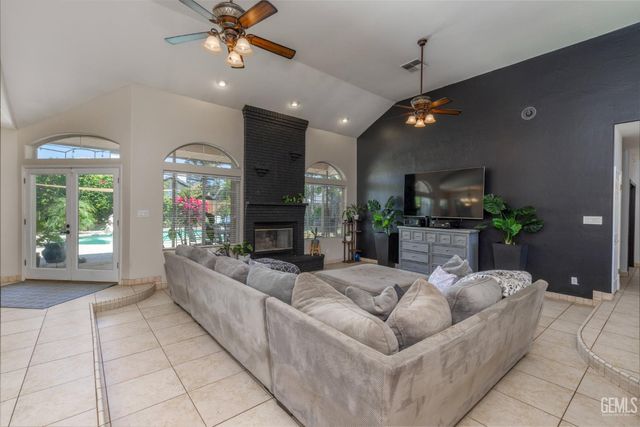 16016 Clarisse Street, Bakersfield, CA 93314