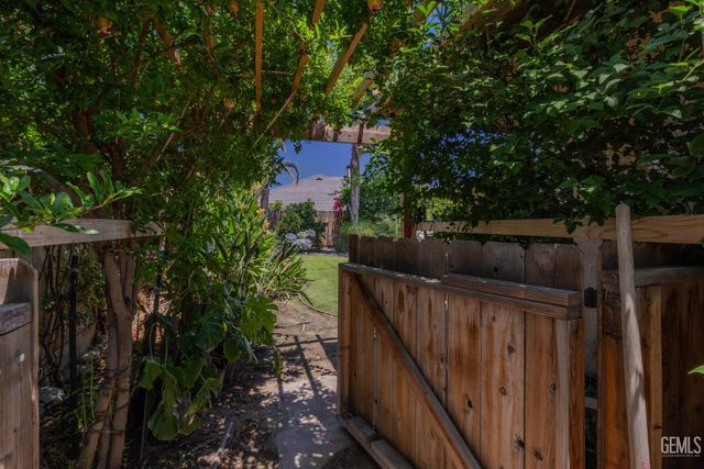 16016 Clarisse Street, Bakersfield, CA 93314