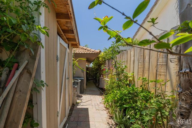 16016 Clarisse Street, Bakersfield, CA 93314