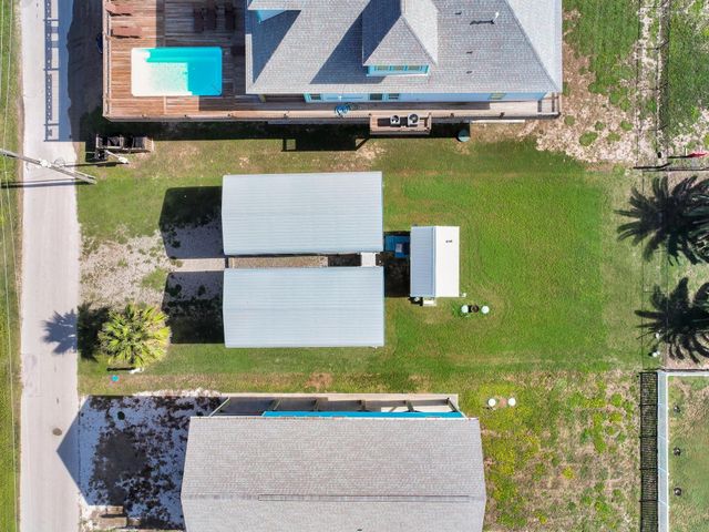 865 Sea Spray Drive, Crystal Beach, TX 77650