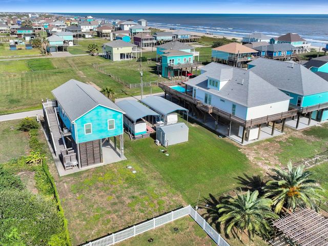865 Sea Spray Drive, Crystal Beach, TX 77650