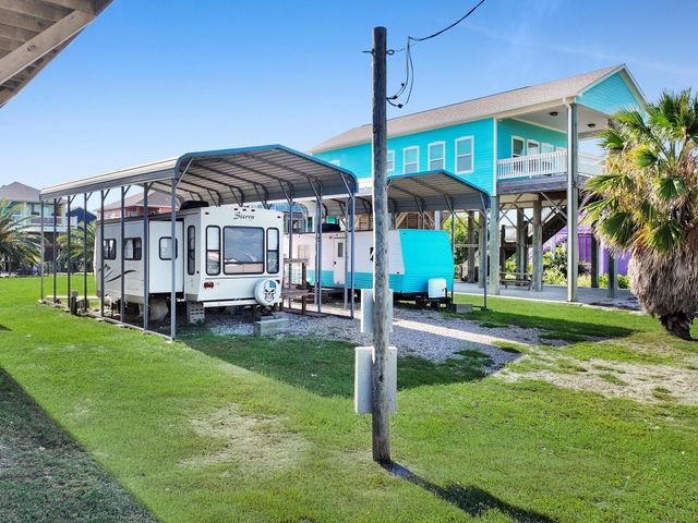 865 Sea Spray Drive, Crystal Beach, TX 77650