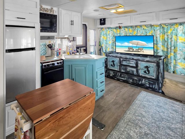 865 Sea Spray Drive, Crystal Beach, TX 77650