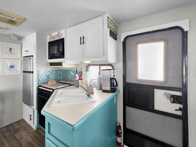 865 Sea Spray Drive, Crystal Beach, TX 77650