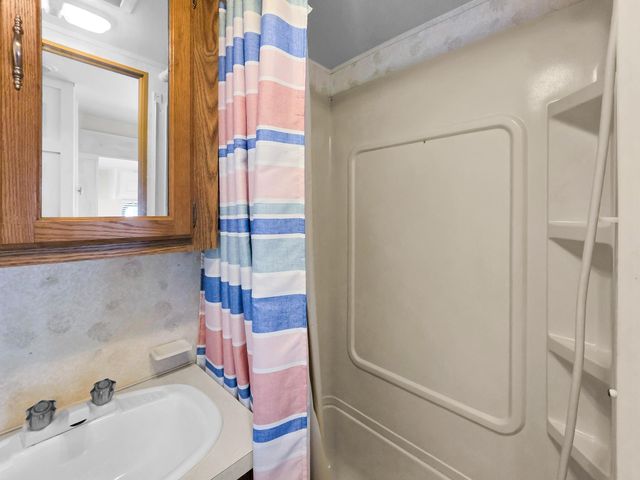 865 Sea Spray Drive, Crystal Beach, TX 77650
