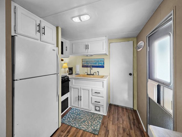 865 Sea Spray Drive, Crystal Beach, TX 77650