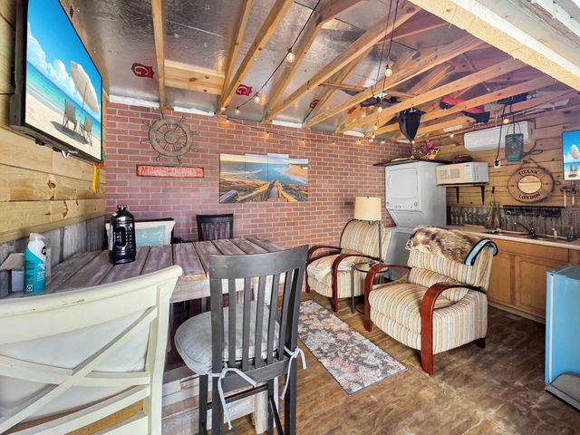 865 Sea Spray Drive, Crystal Beach, TX 77650