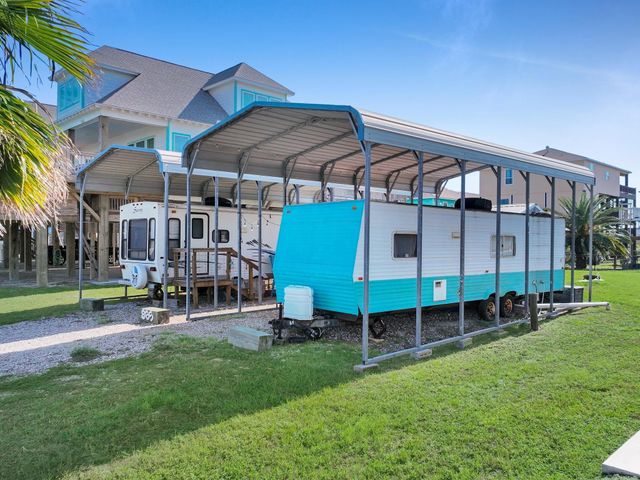 865 Sea Spray Drive, Crystal Beach, TX 77650